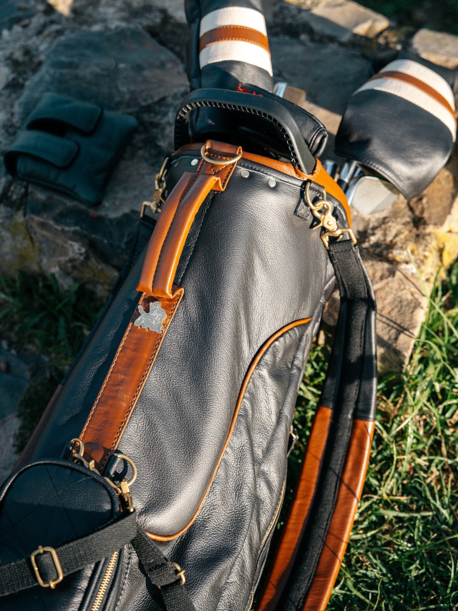 Black, Tan Trim Leather Sunday Bag golf bag, view 4