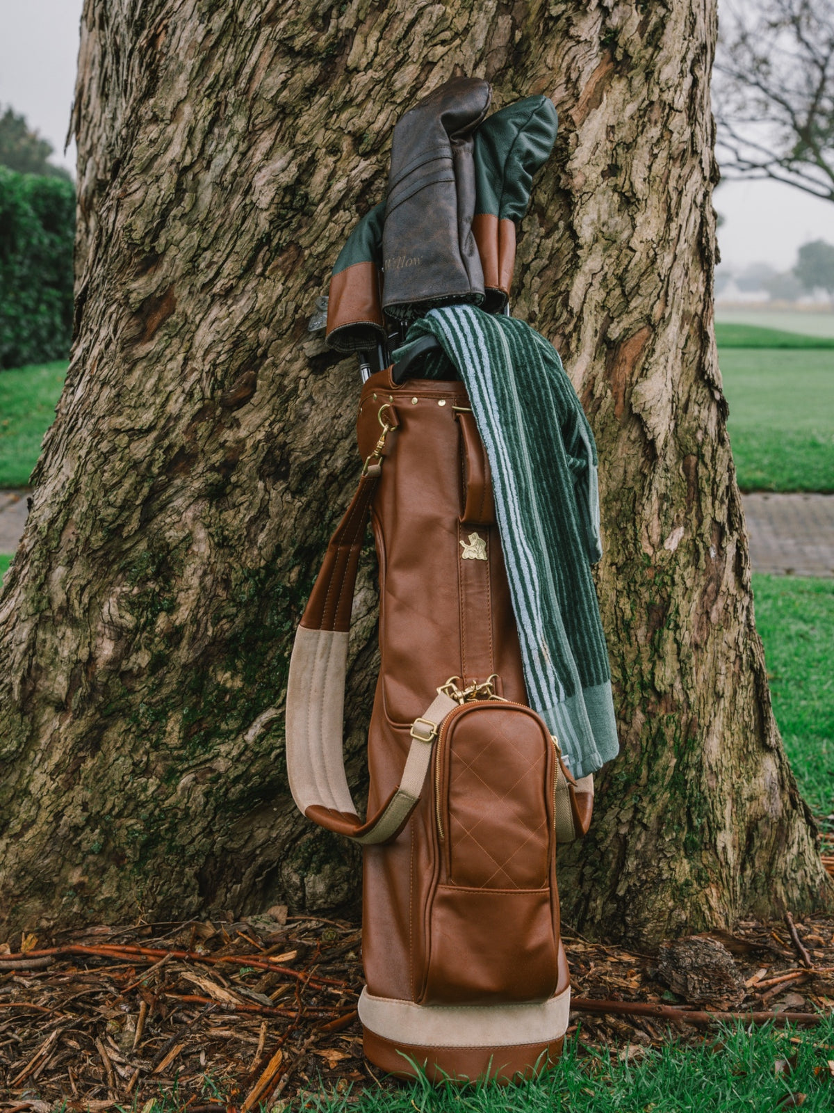 Tan, Subtle Cream Trim Leather Sunday Bag golf bag, view 2